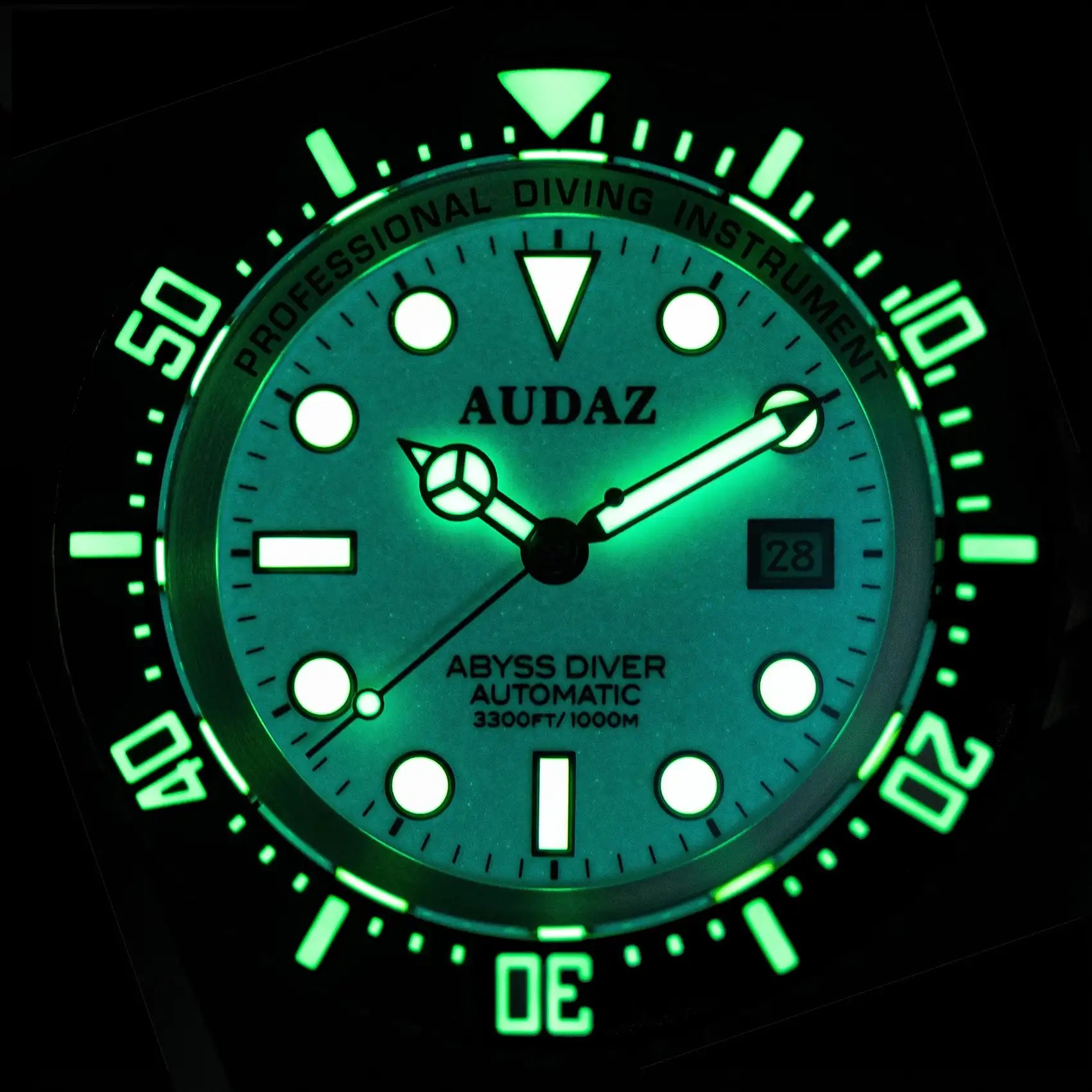 Audaz Abyss Full Lume dial