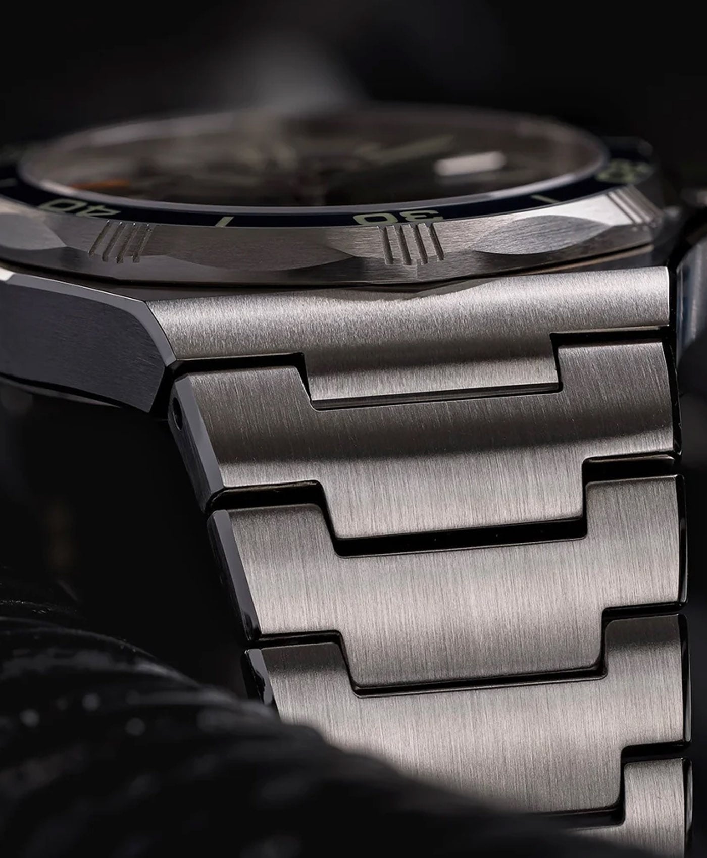 Ocean Crawler Bolt - Yellow - side-min