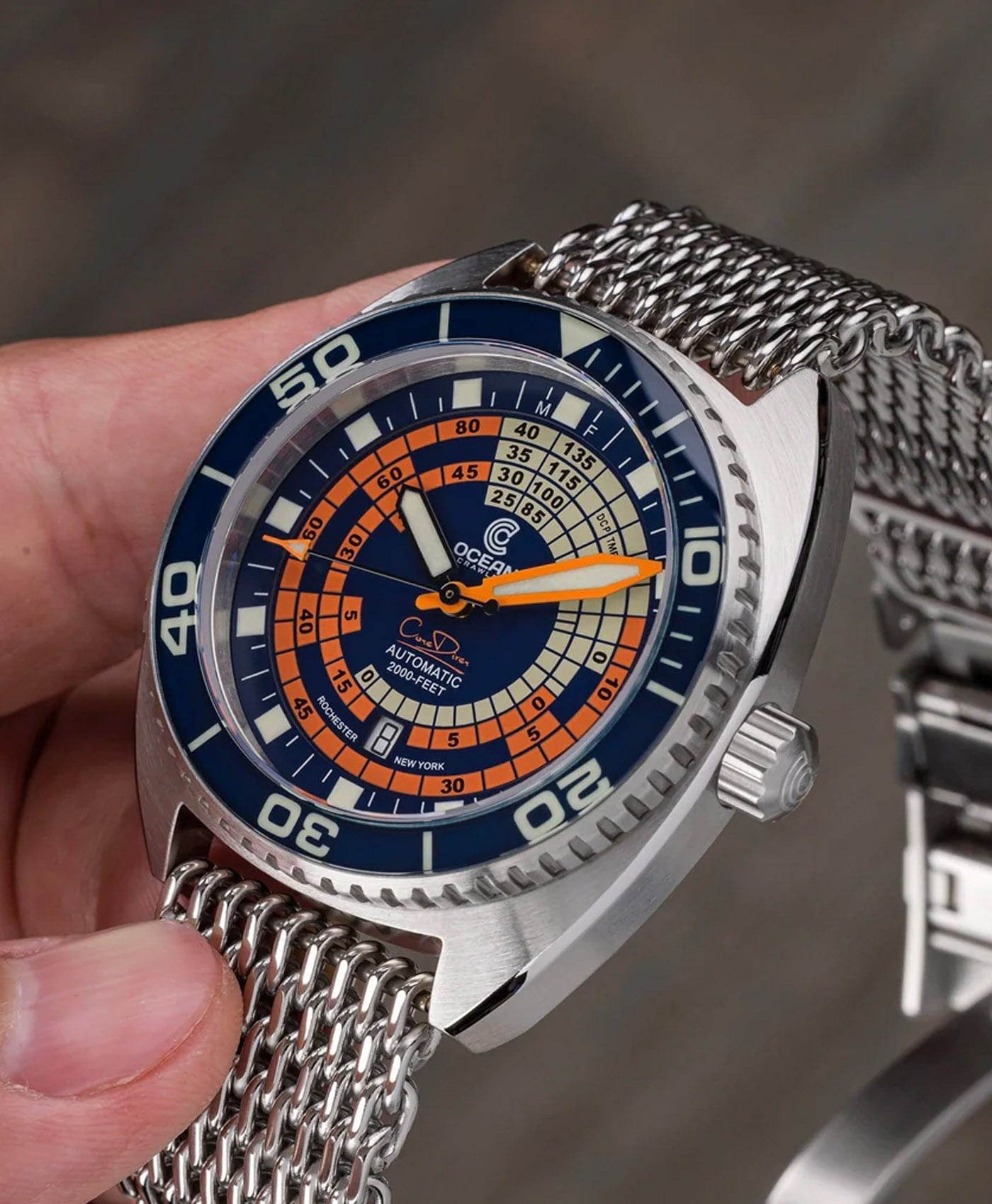 Ocean Crawler - Decompression Timer - Blue - close up-min