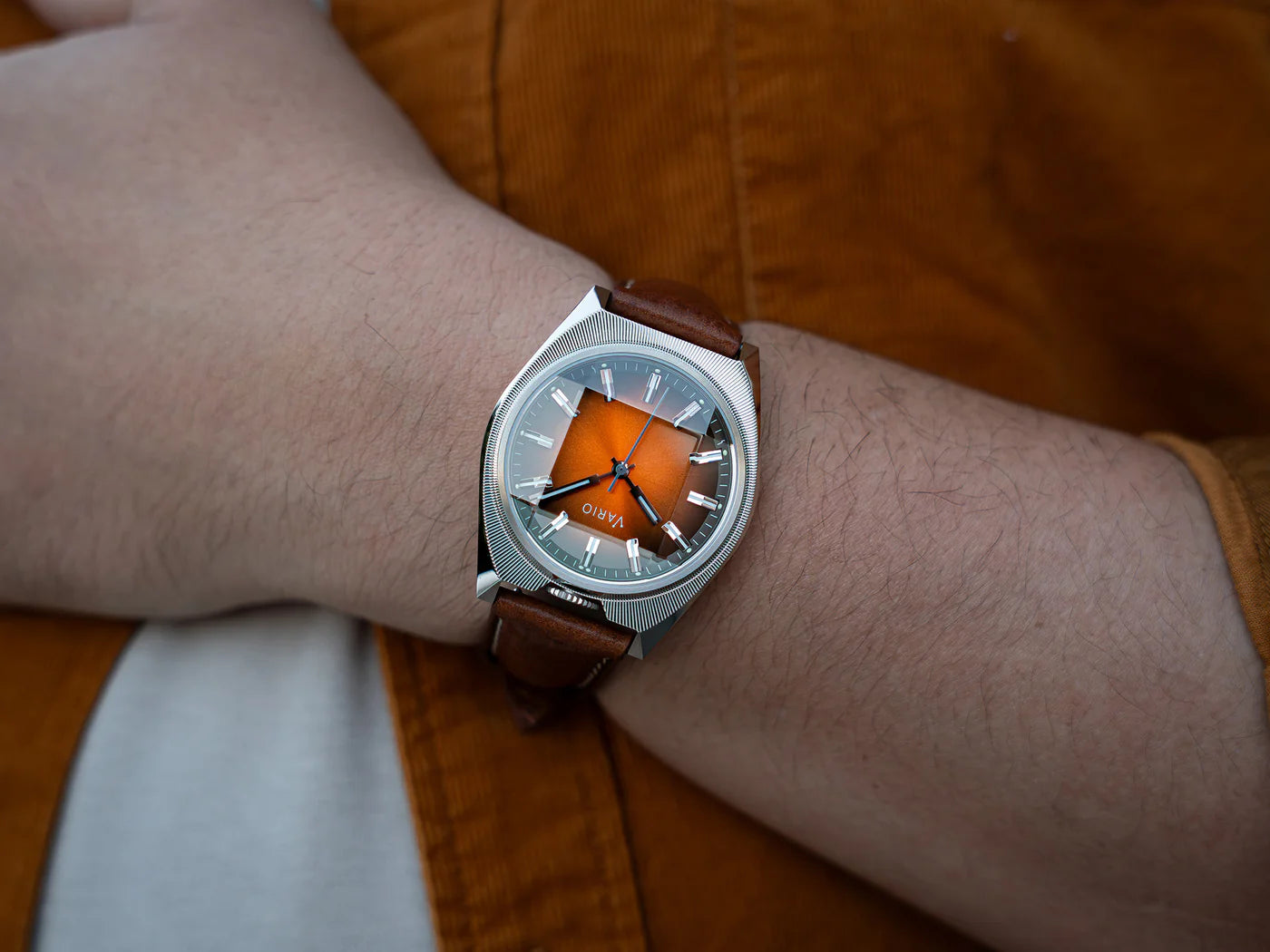 Vario - Futurist - Sunburst Orange Fume