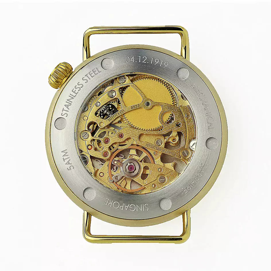 caseback-pilot-brass