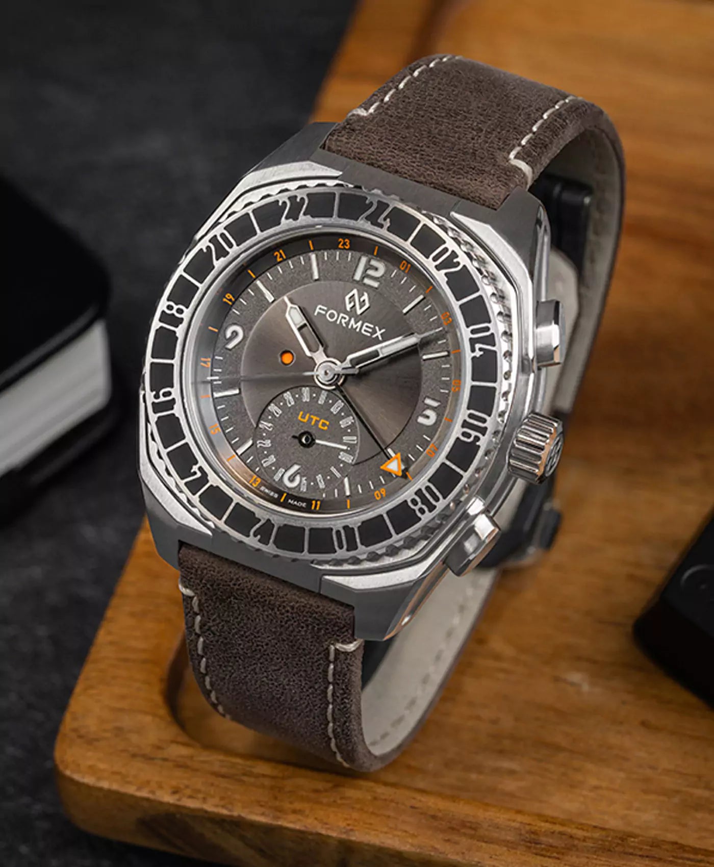 formex-stratos-utc-automatic-utc-true-pilot-grey-mood
