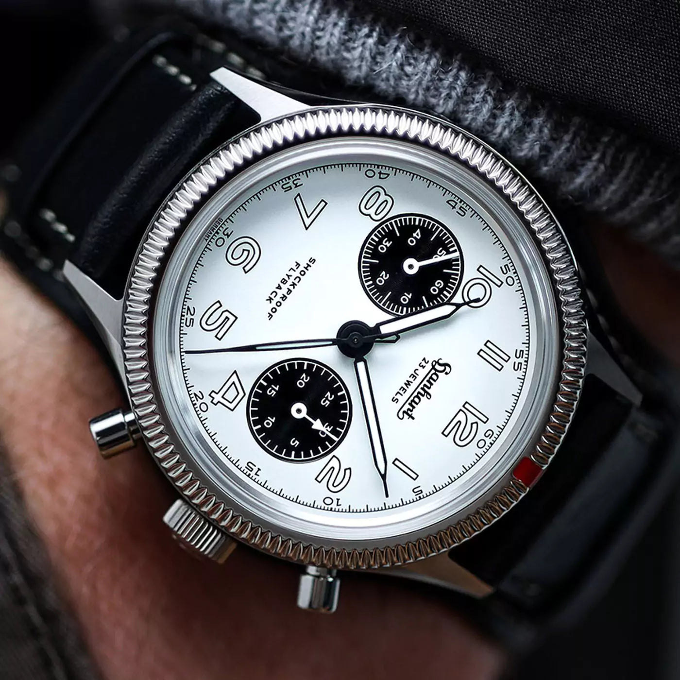 hanhart-417-es-flyback-panda-42-mm-leather-bracelet-pocket-shot