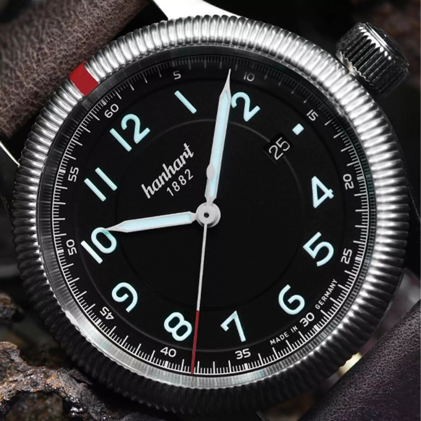 hanhart-pioneer-one-black-42-mm-lume
