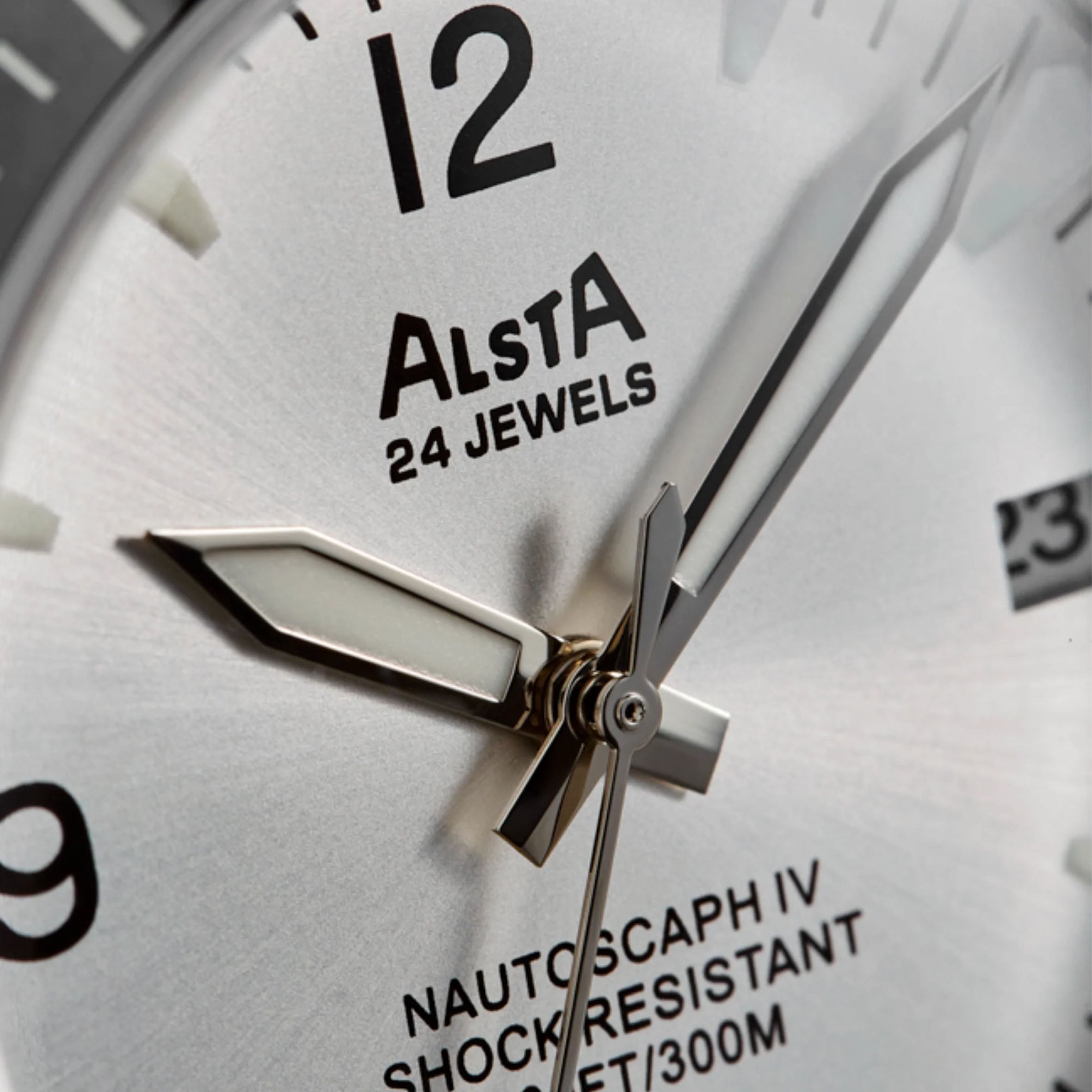 Alsta - Nautoscaph - Silver - dial close up-