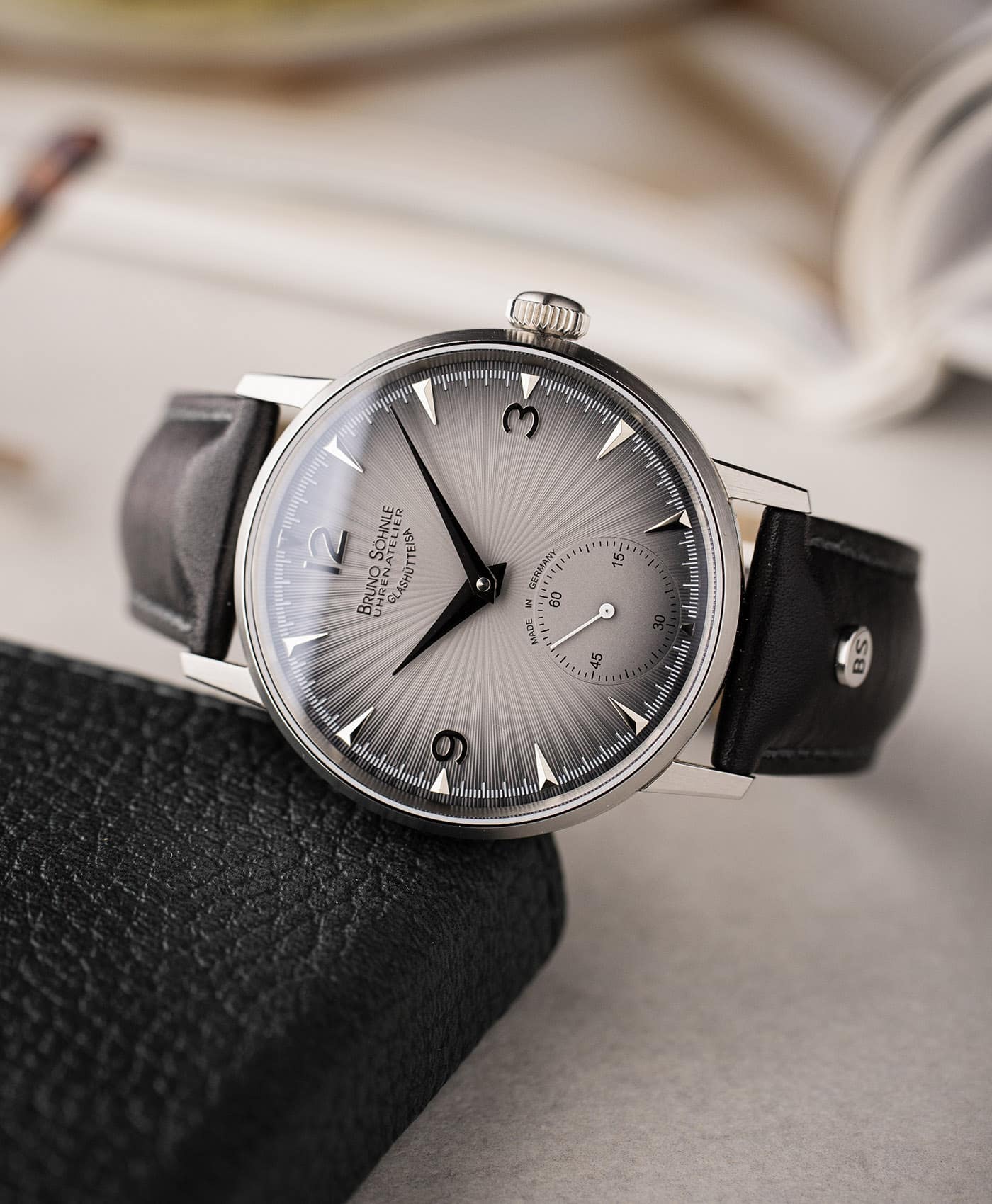 Bruno Söhnle - Stuttgart Handaufzug II - 17-11190-861 - mood shot-min