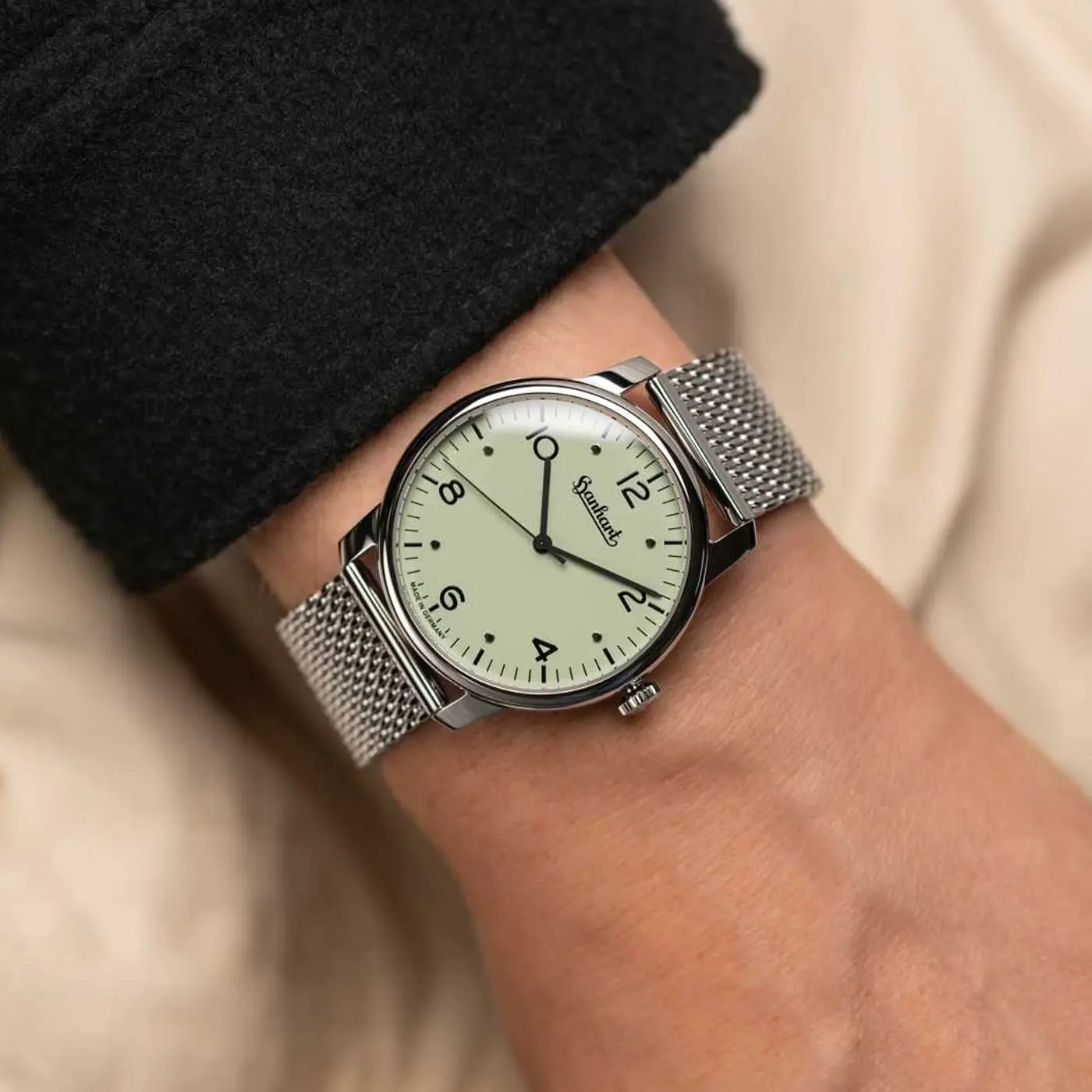 Hanhart - PIONEER Silva - Pistachio - 38.5 mm - Wrist Shot