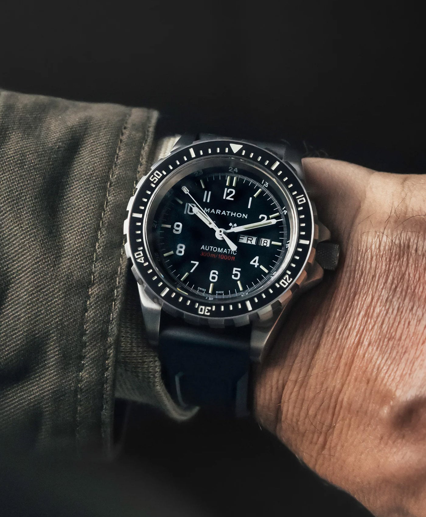 Marathon-46mm-Jumbo-Day-Date-Automatic-JDD-lume-wrist-shot-min