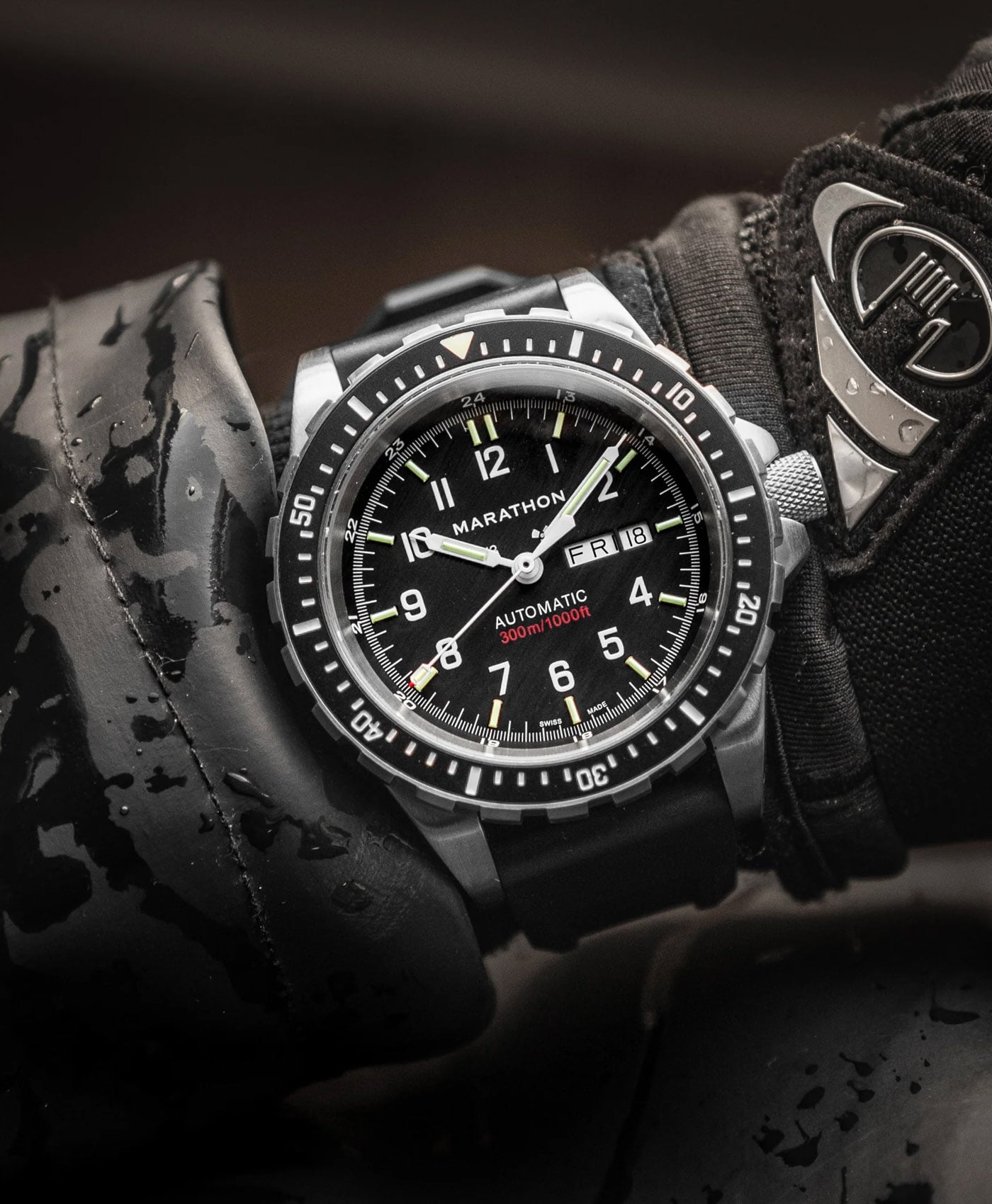 Marathon-46mm-Jumbo-Day-Date-Automatic-JDD-lume-wrist-shot-wet-min