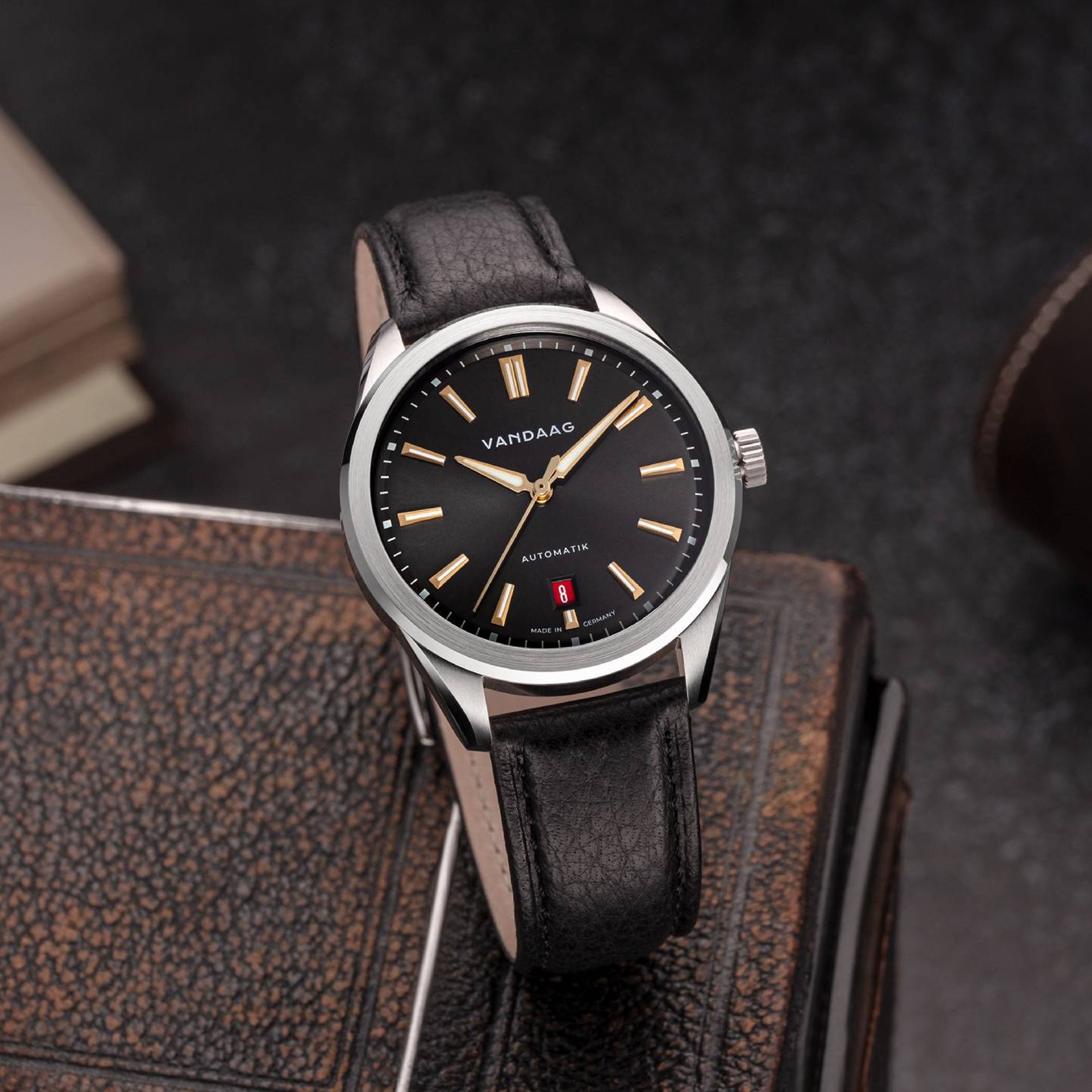 Vandaag - Baas - Gold-Kraft - Leather Bracelet - Red Date - mood