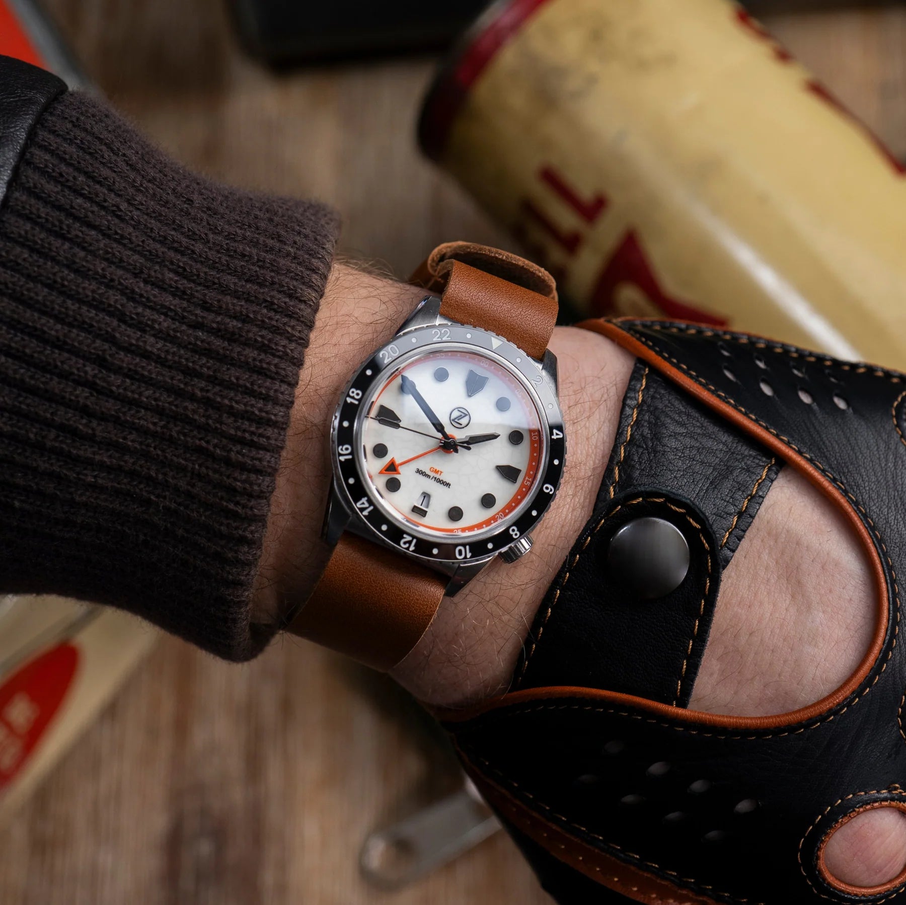 VintageMilitarySinglePassLeatherWatchStrap_Brownwristshot_1800x1800