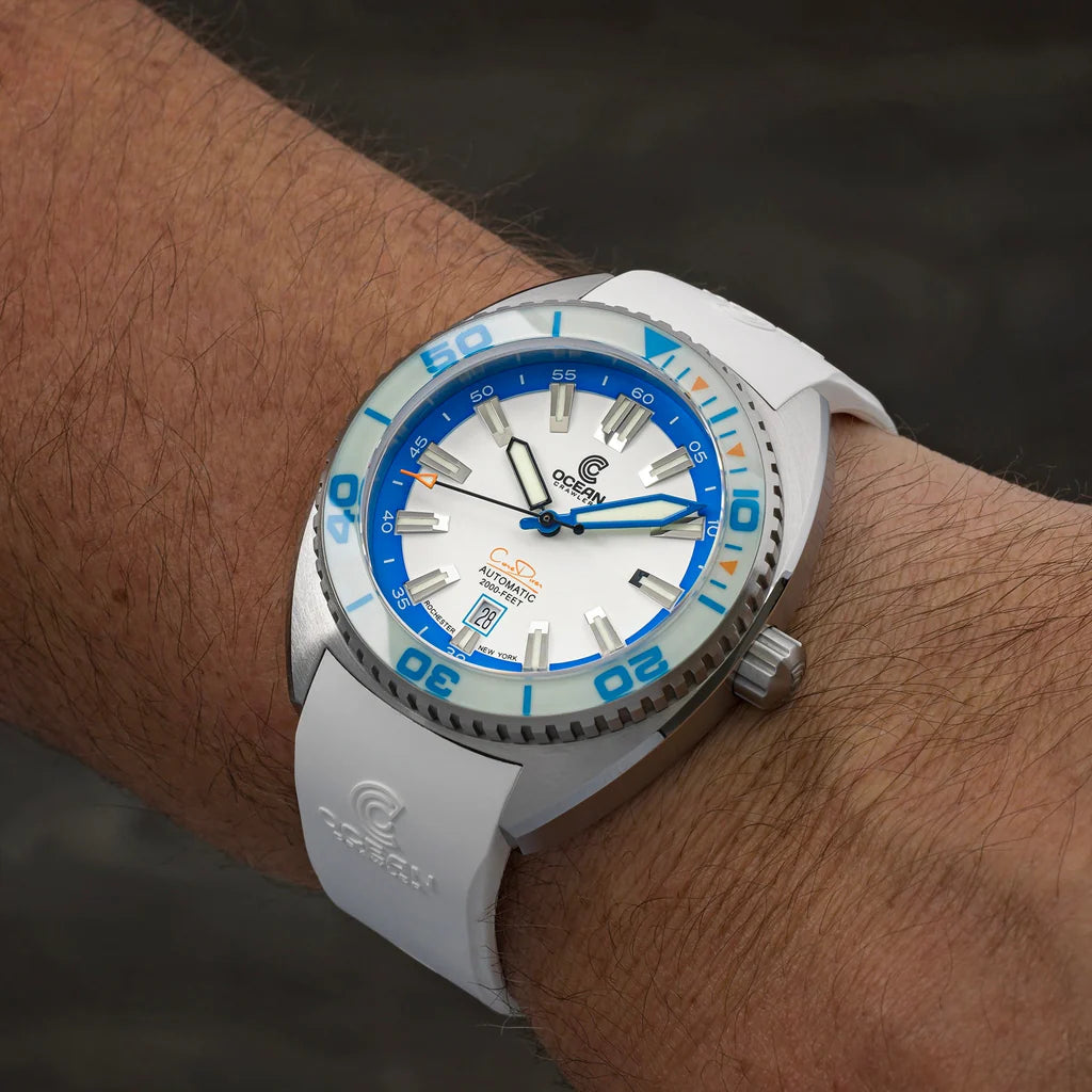 ocean-crawler-core-diver-spring-time-full-lume-wrist shot