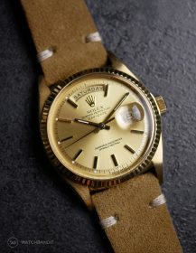 Rolex Day-Date an beigen Wildlederarmband von WB Original