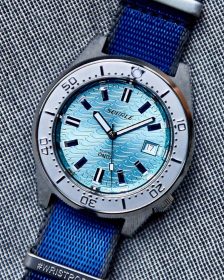 Squale 1521 Series 026 ONDA AQUA on blue Watchbandit NATO strap