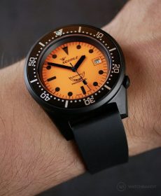 Black Classic-Style rubber strap by WB Original