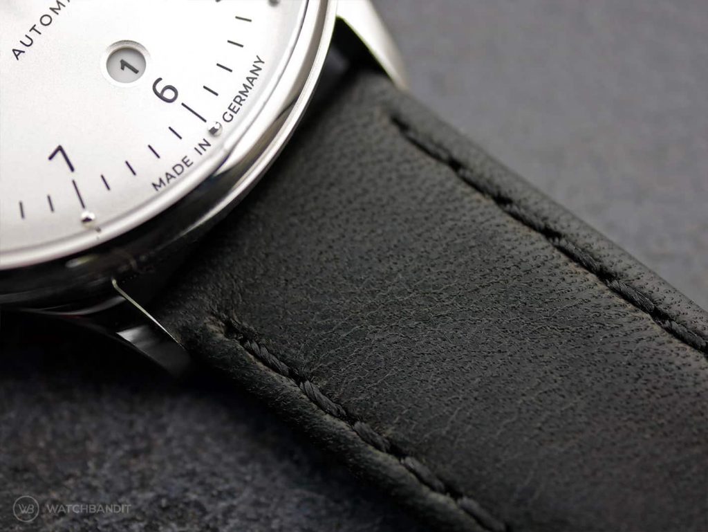 Vandaag-Primus_leather strap close up 