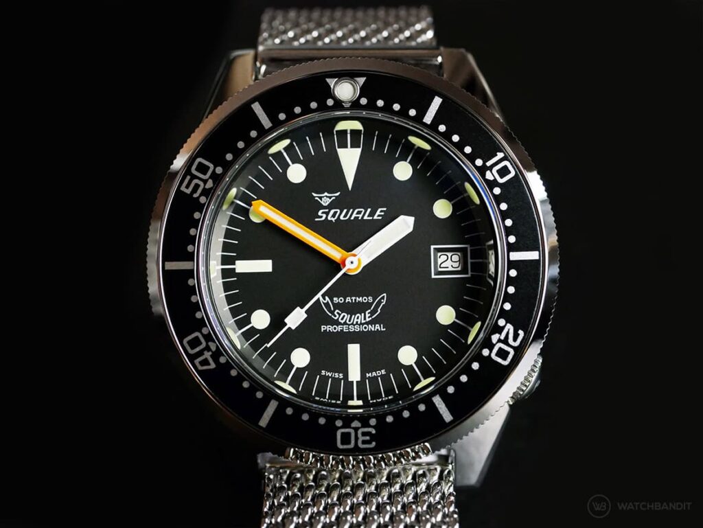 Squale-1521 polished black-dial close up