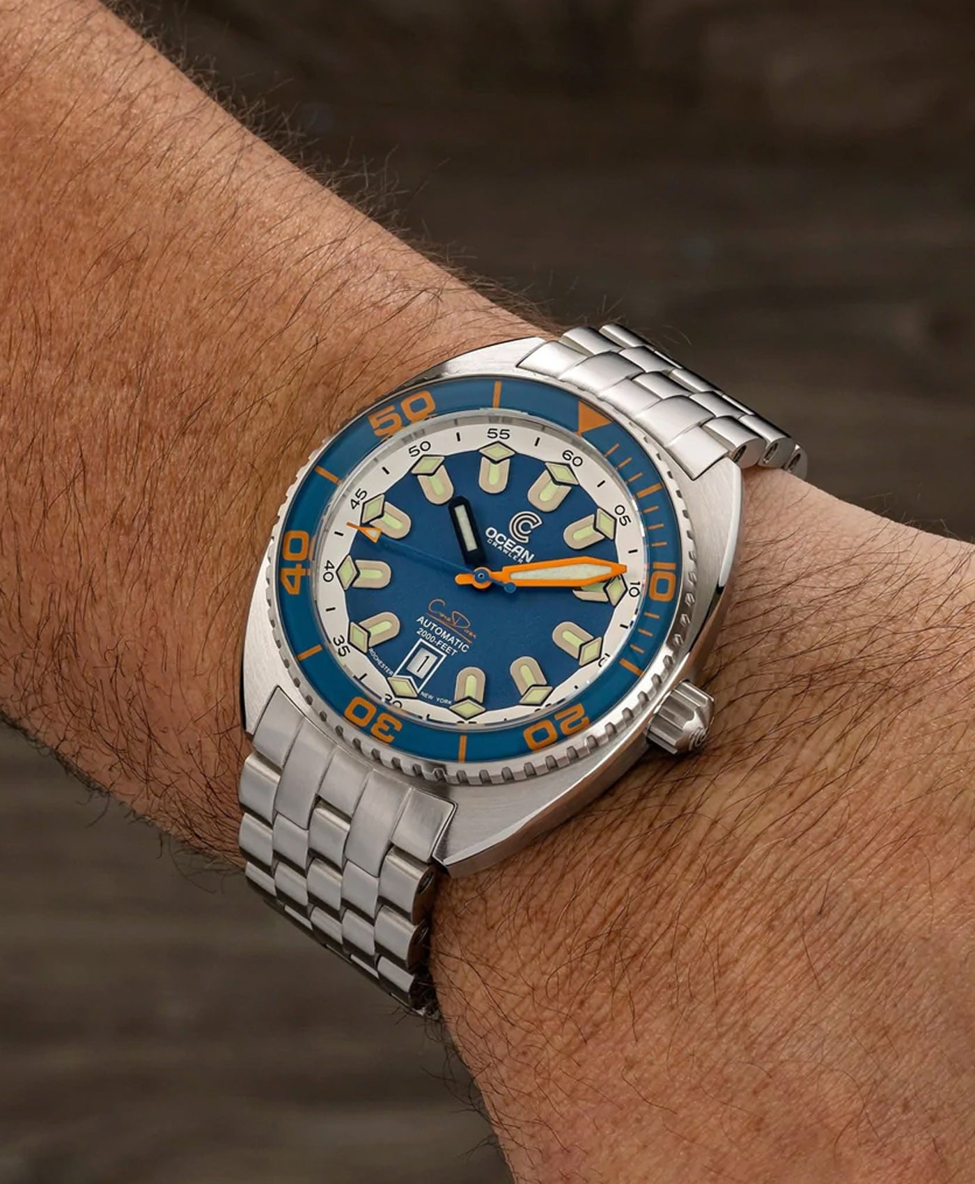 Ocean Crawler Core Diver V4 - Blue Orange-bracelet wrist shot-min