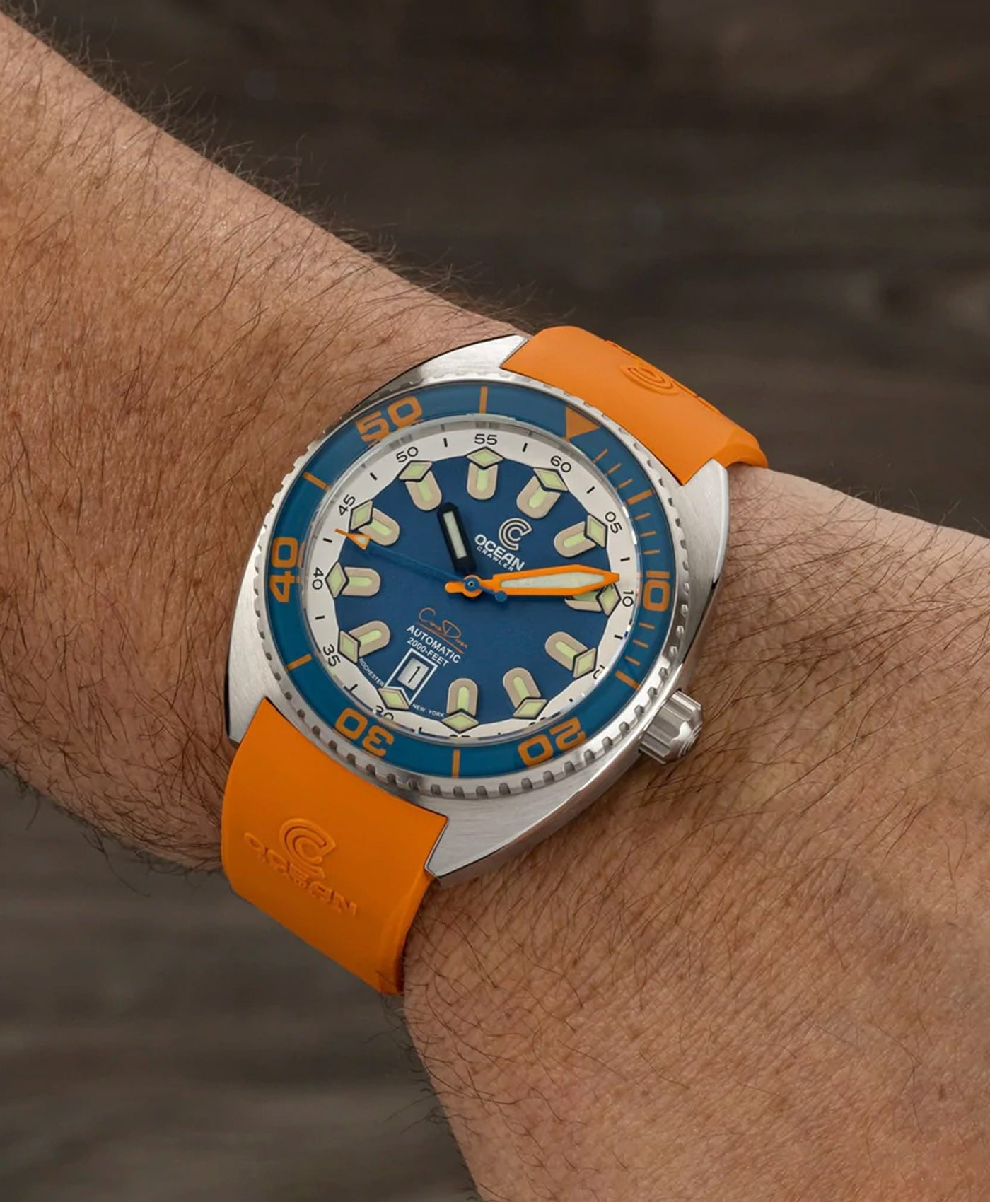 Ocean Crawler Core Diver V4 - Blue Orange-rubber wrist shot-min