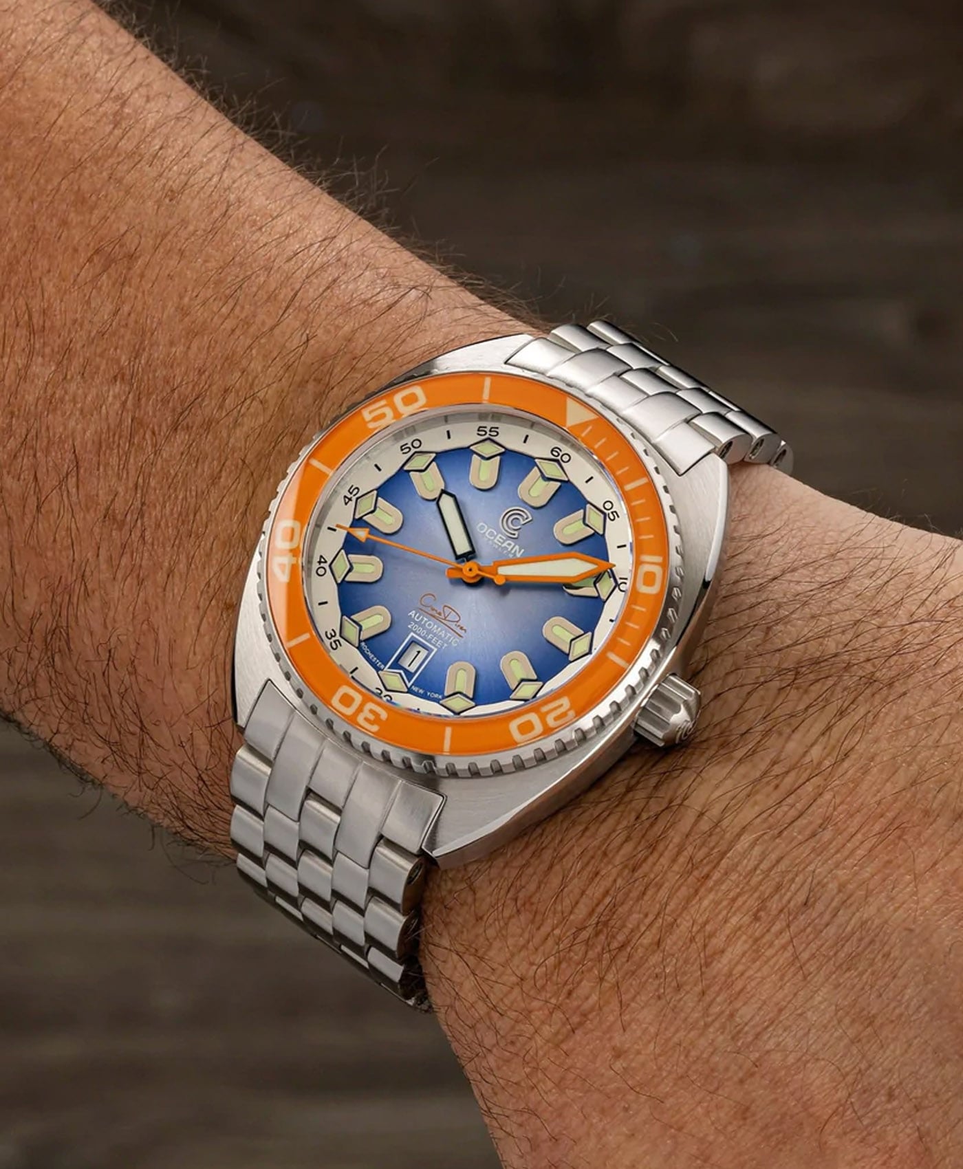 Ocean Crawler Core Diver V4 - Orange Bezel-bracelet wrist shot-min