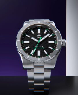 Henry-Archer-watches-akva-ocean-front