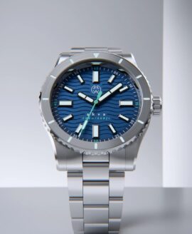 Henry-Archer-watches-akva-ocean-front
