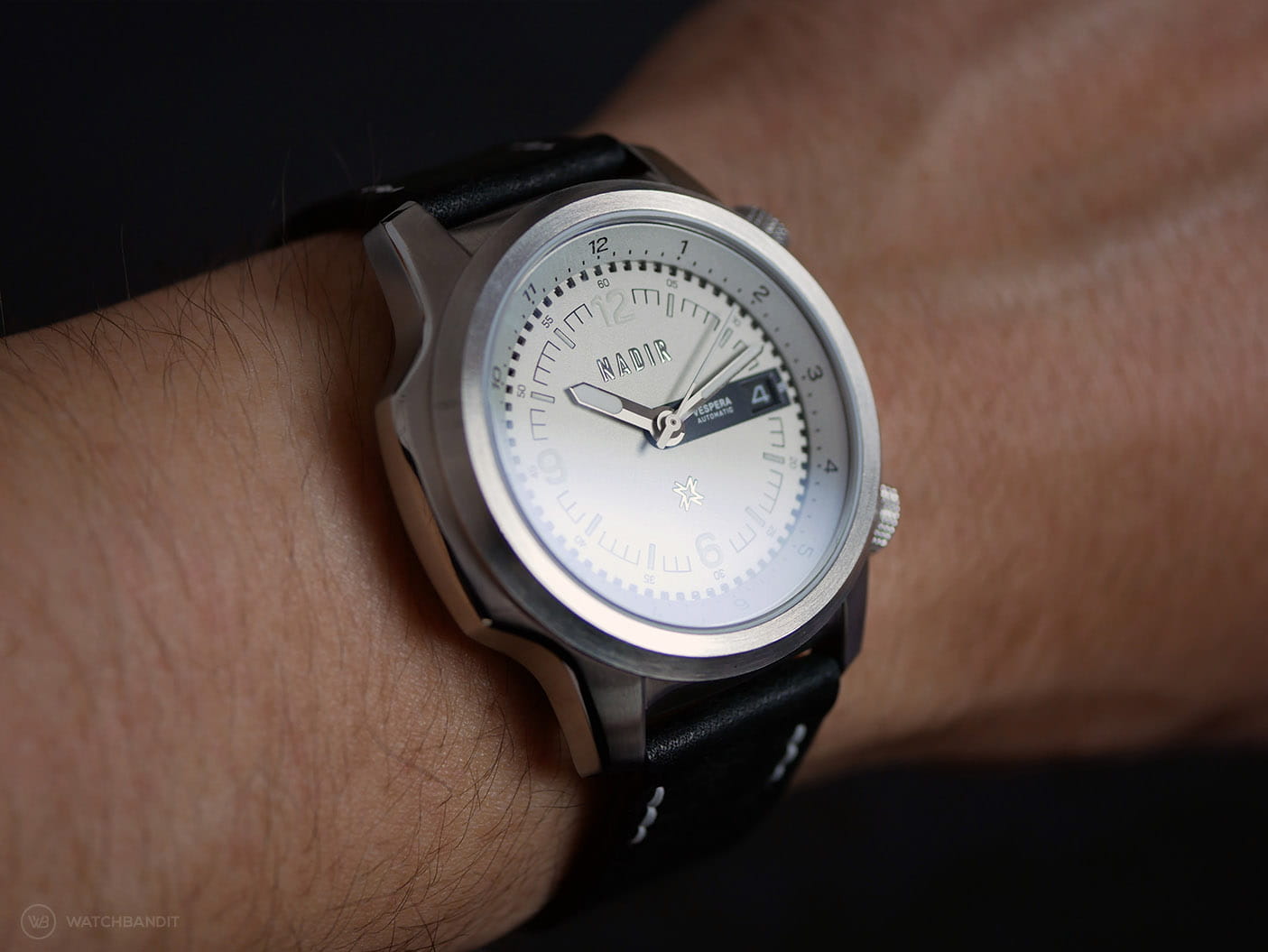 Nadir-Vespera-Grey-Wrist-Shot-Side-min