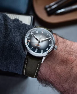 second-hour-the-sattelberg-mk2-black-wrist-shot-66decc738dd53