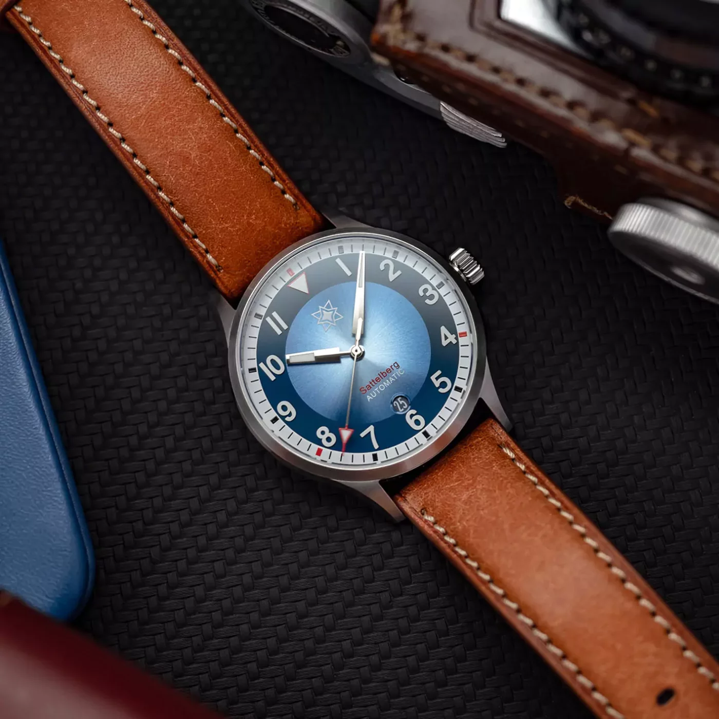 second-hour-the-sattelberg-mk2-blue-leather-