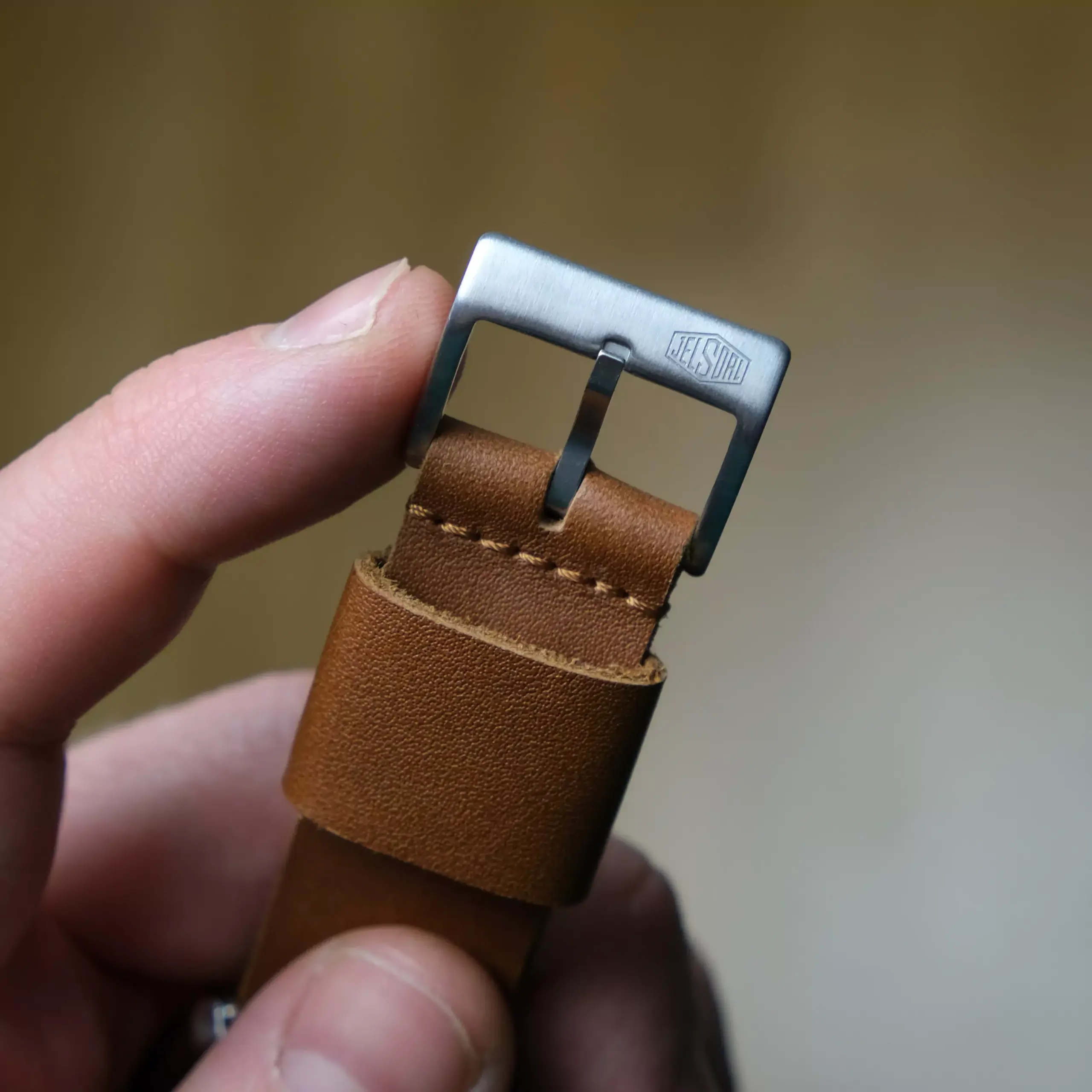 jelsdal-leather-singlepiece-strap-brown-buckle