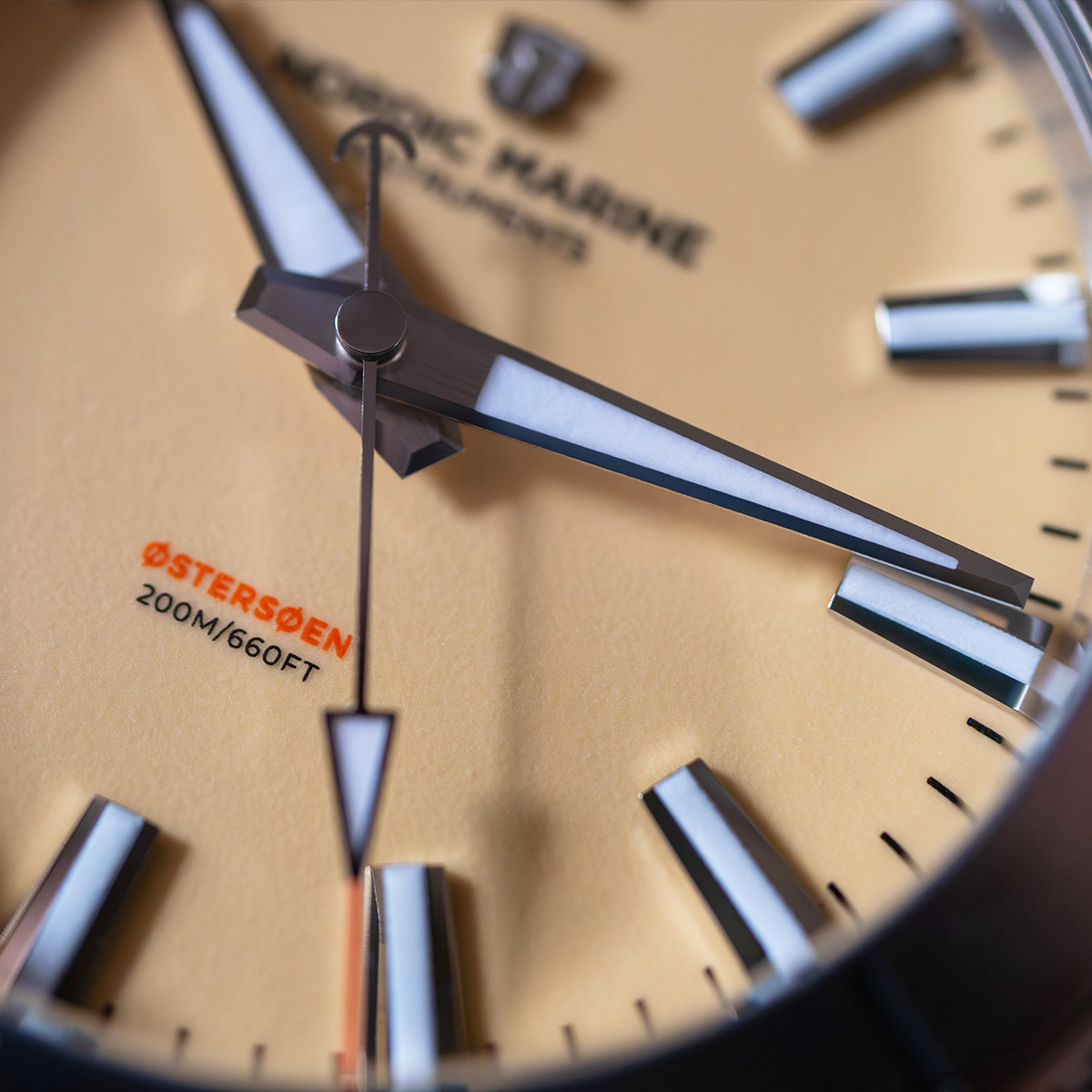 Nordic-Marine-Instruments-Oserston-Fuldmane-dial macro