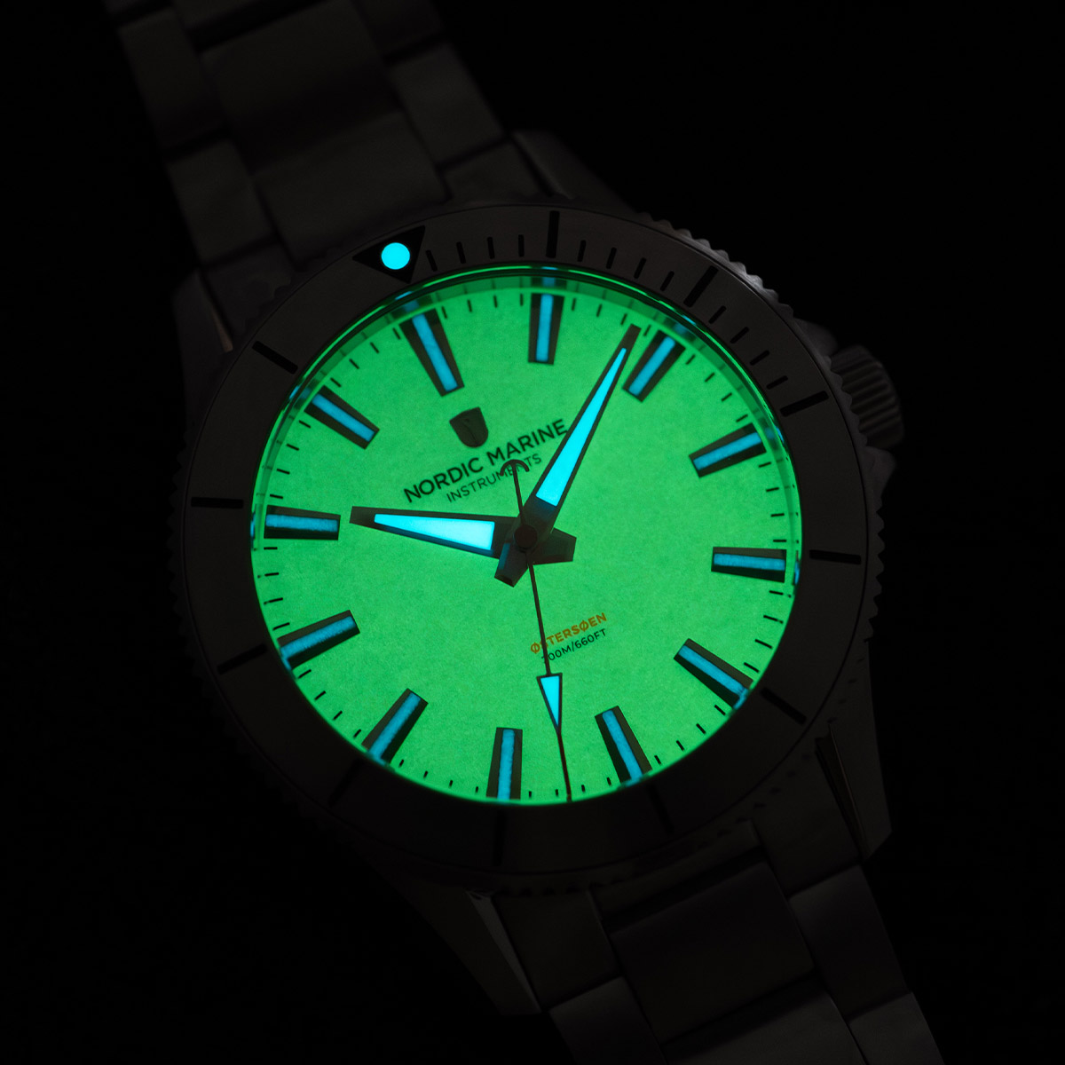 Nordic-Marine-Instruments-Oserston-Fuldmane-full-lume-dial