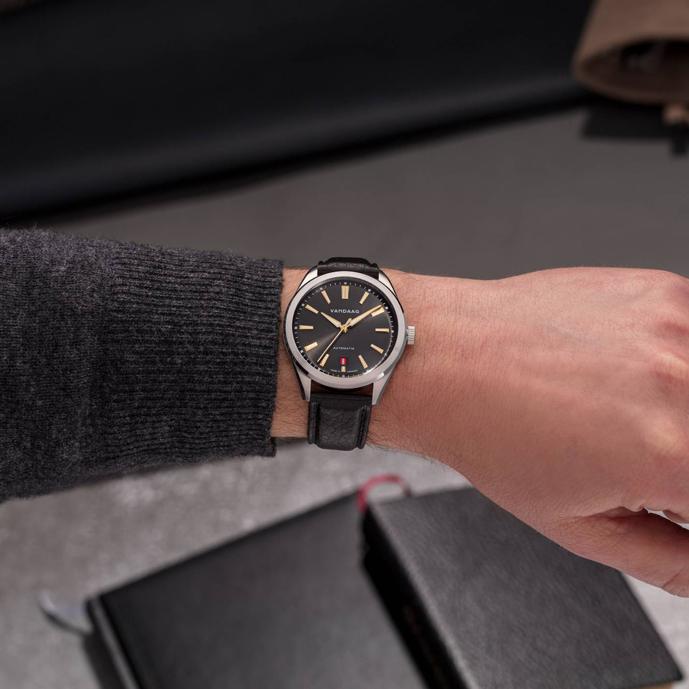 Vandaag - Baas - Gold-Kraft - Leather Bracelet - Red Date - wrist shot Vandaag - Baas - Gold-Kraft - Leather Bracelet - Red Date - wrist shot