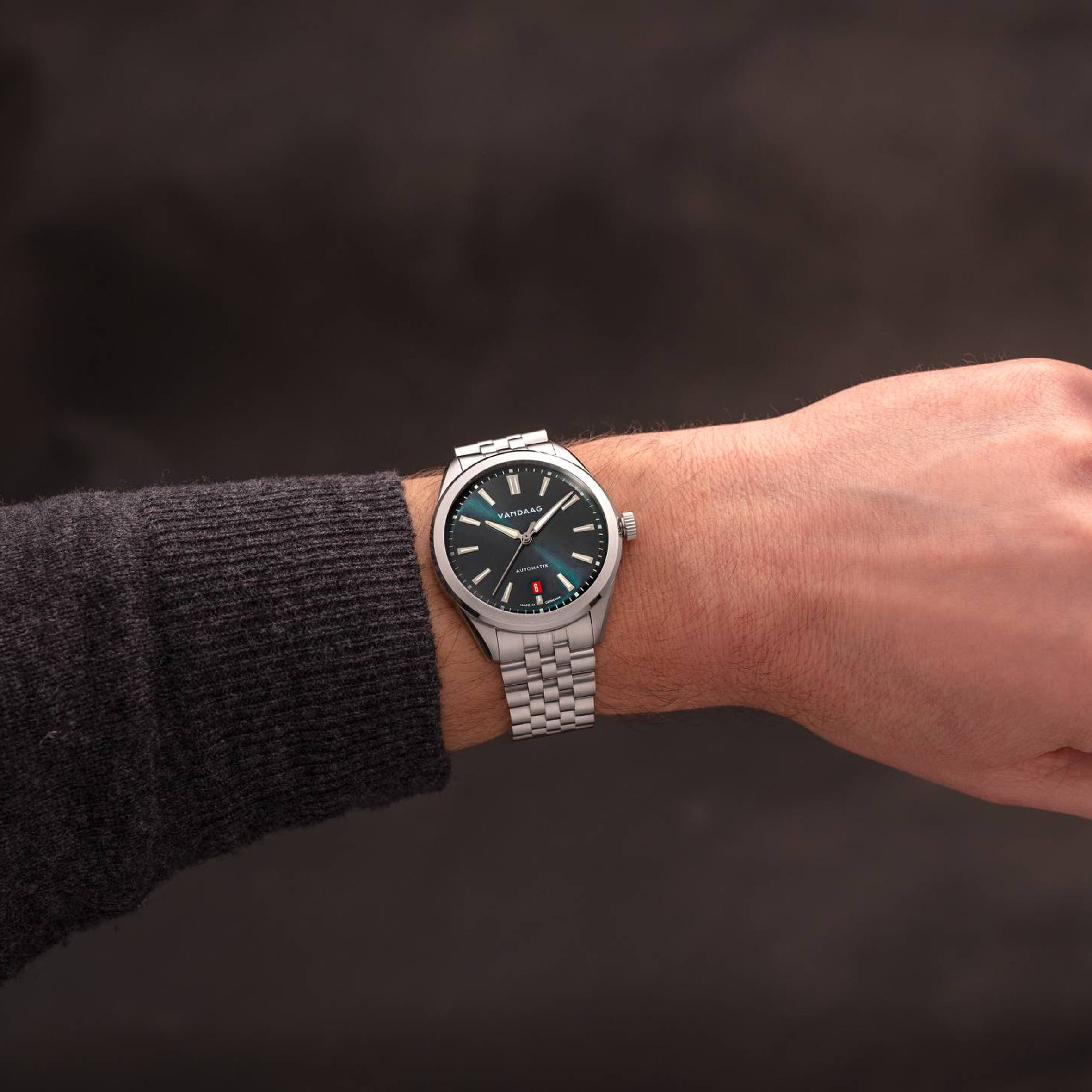 Vandaag - Baas - Harmonie - Steel Bracelet - Red Date - wrist shot Vandaag - Baas - Harmonie - Steel Bracelet - Red Date - wrist shot